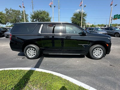 2024 Chevrolet Suburban LT