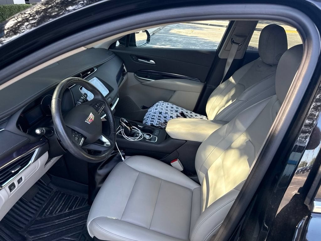 2023 Cadillac XT4 Luxury