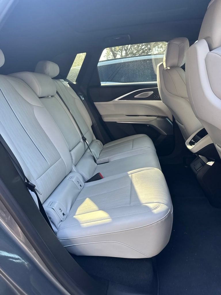 2023 Cadillac LYRIQ Luxury