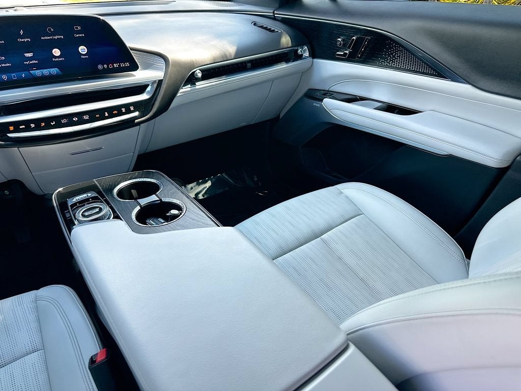 2023 Cadillac LYRIQ Luxury
