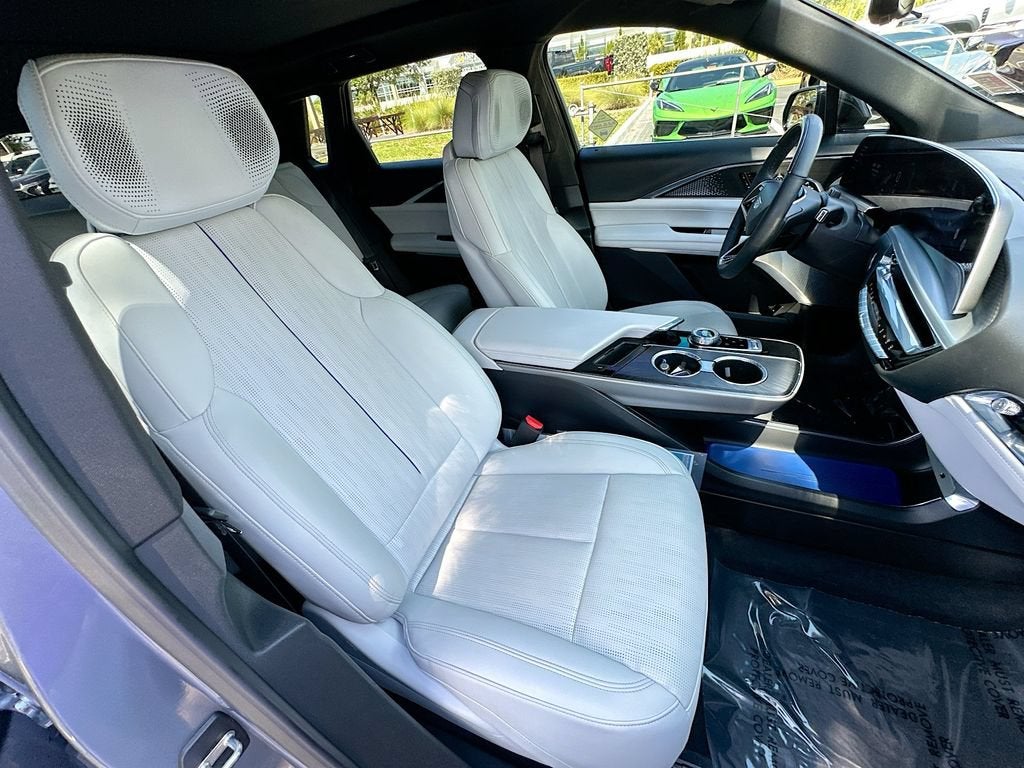 2023 Cadillac LYRIQ Luxury