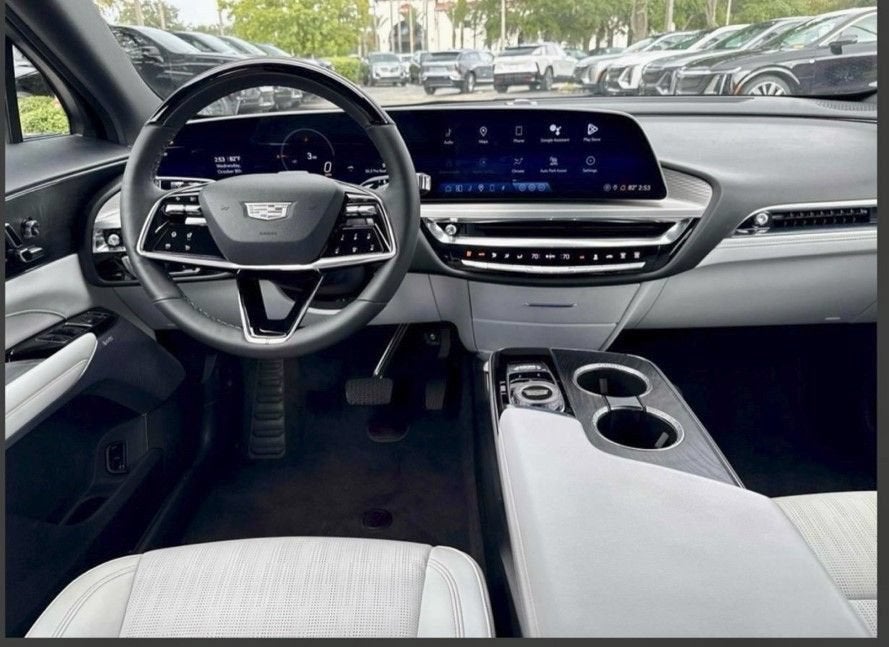 2023 Cadillac LYRIQ Luxury