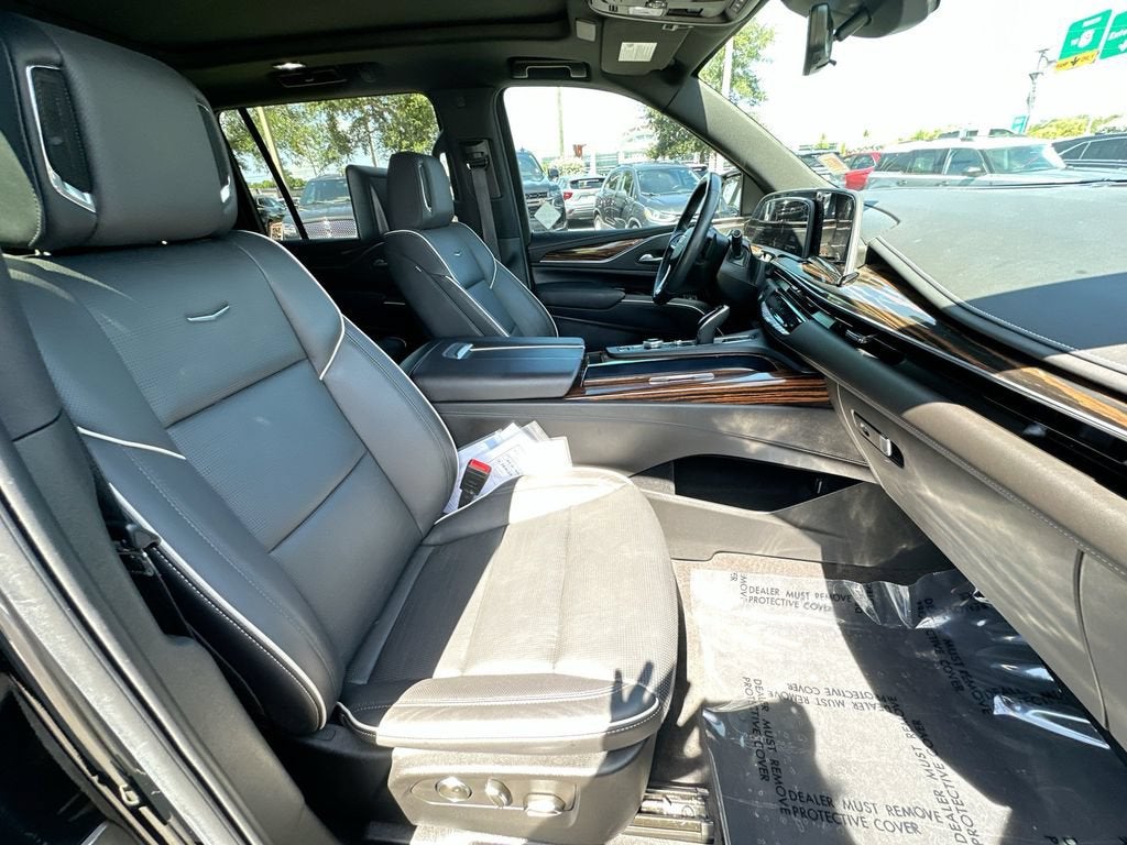 2024 Cadillac Escalade ESV Premium Luxury