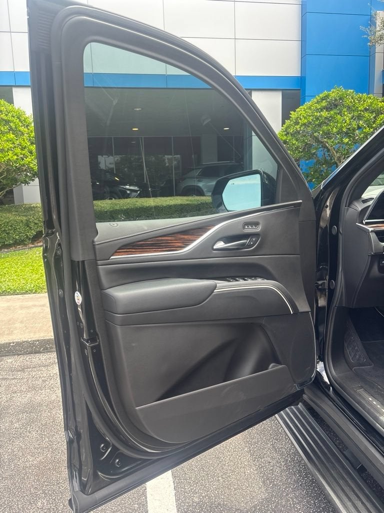 2024 Cadillac Escalade ESV Premium Luxury