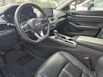 2025 Nissan Altima SR FWD