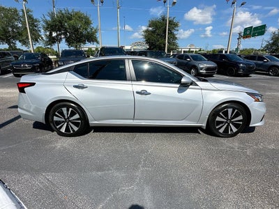 2021 Nissan Altima SV FWD