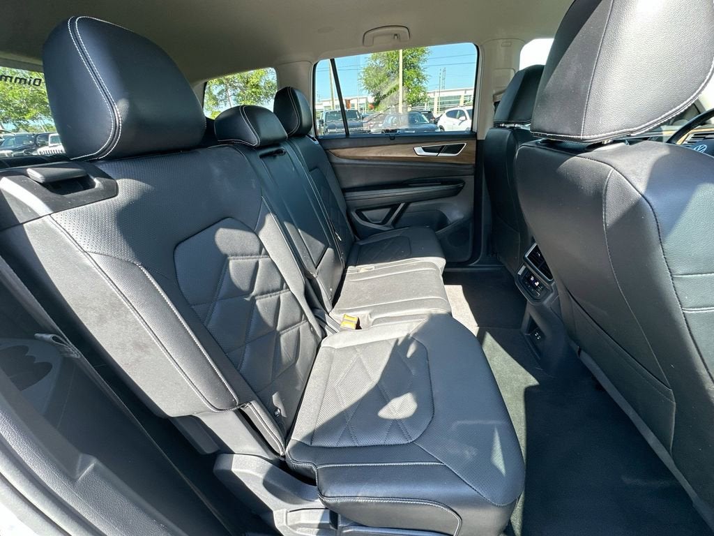 2025 Volkswagen Atlas 2.0T SE w/Technology