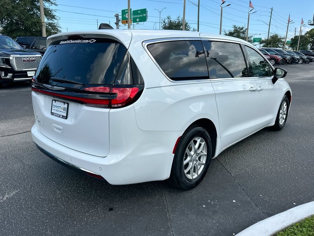 2025 Chrysler Pacifica Select