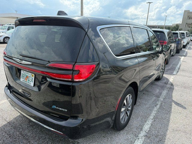 2023 Chrysler Pacifica Hybrid Touring L