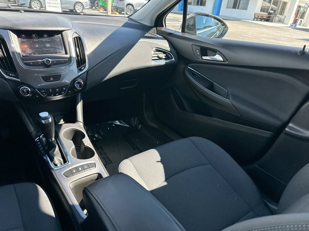 2019 Chevrolet Cruze LT - Photo 22
