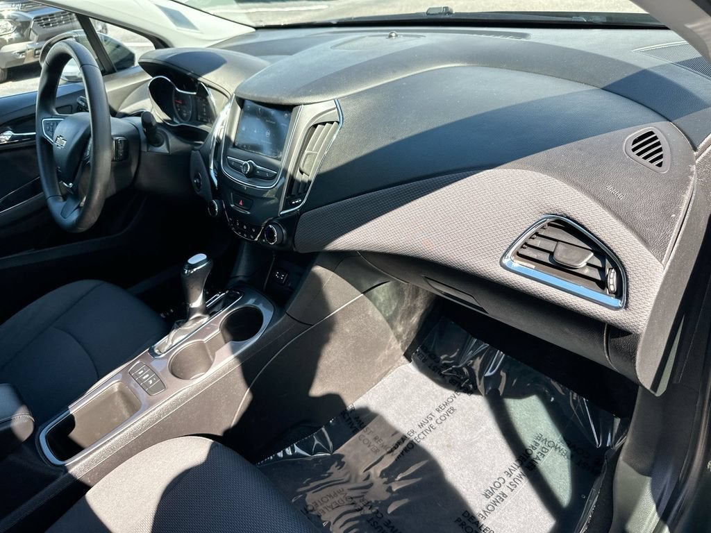 2019 Chevrolet Cruze LT - Photo 27
