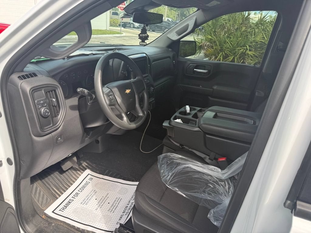 2025 Chevrolet Silverado 1500 Custom