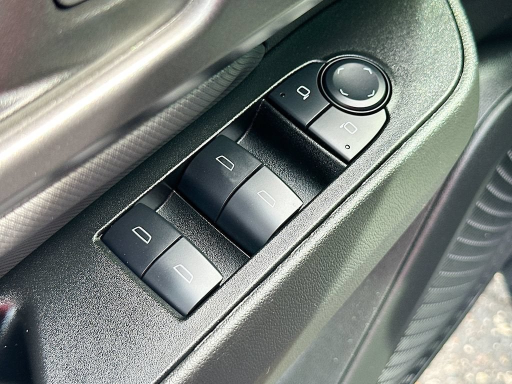 2025 Chevrolet Equinox EV LT - Photo 17