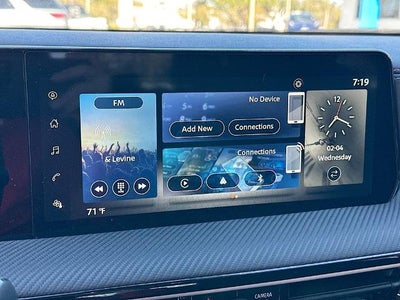 2025 Nissan Kicks SR FWD