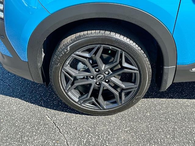 2025 Nissan Kicks SR FWD