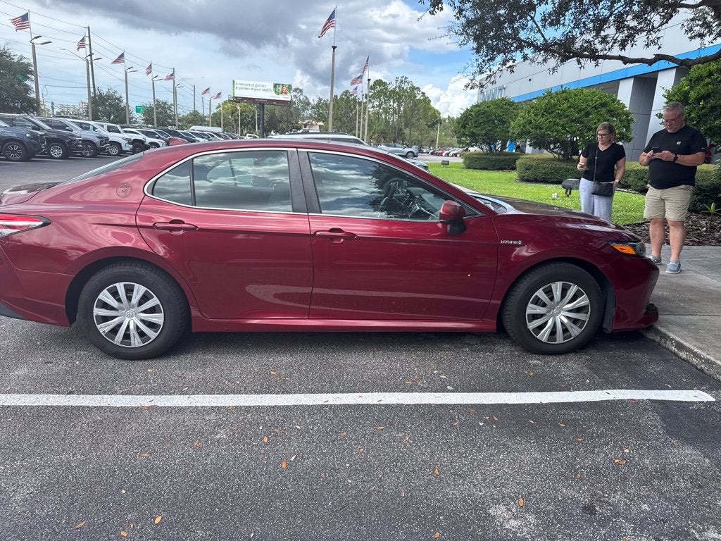 2019 Toyota Camry Hybrid LE