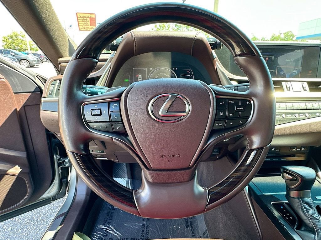 2021 Lexus ES 300h 