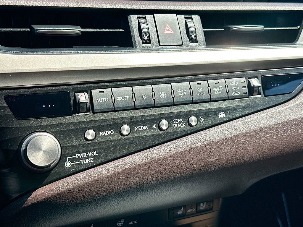 2021 Lexus ES 300h 