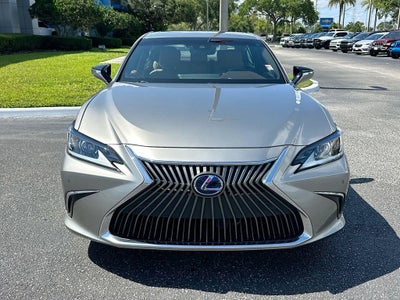 2021 Lexus ES 300h 