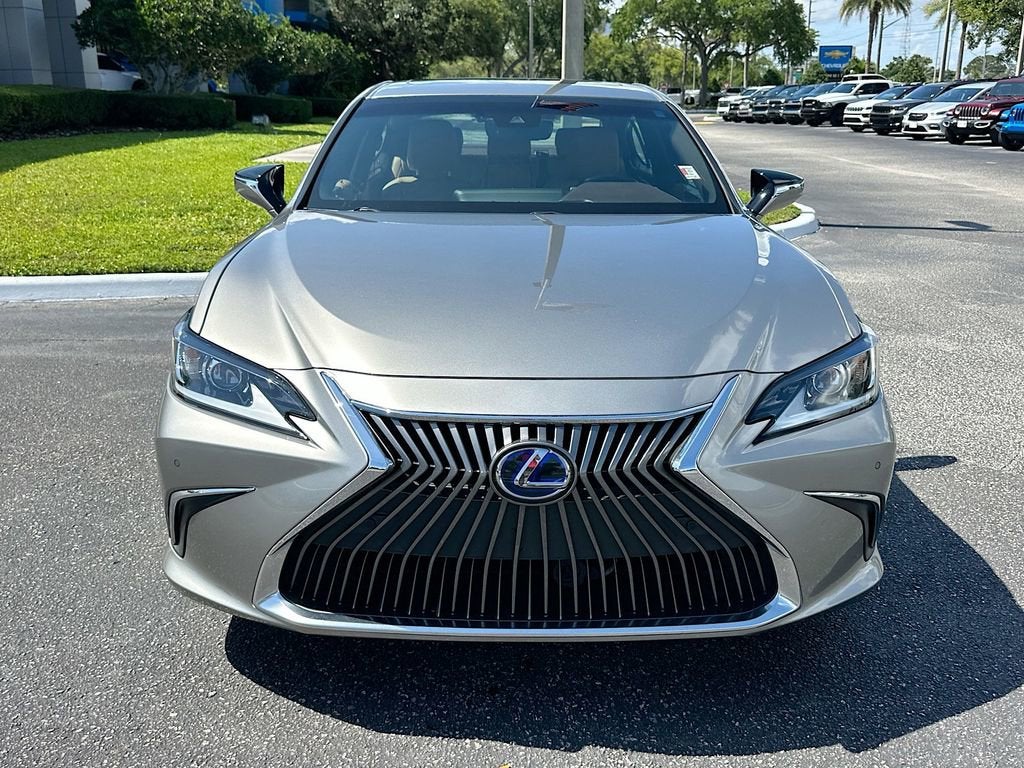 2021 Lexus ES 300h 