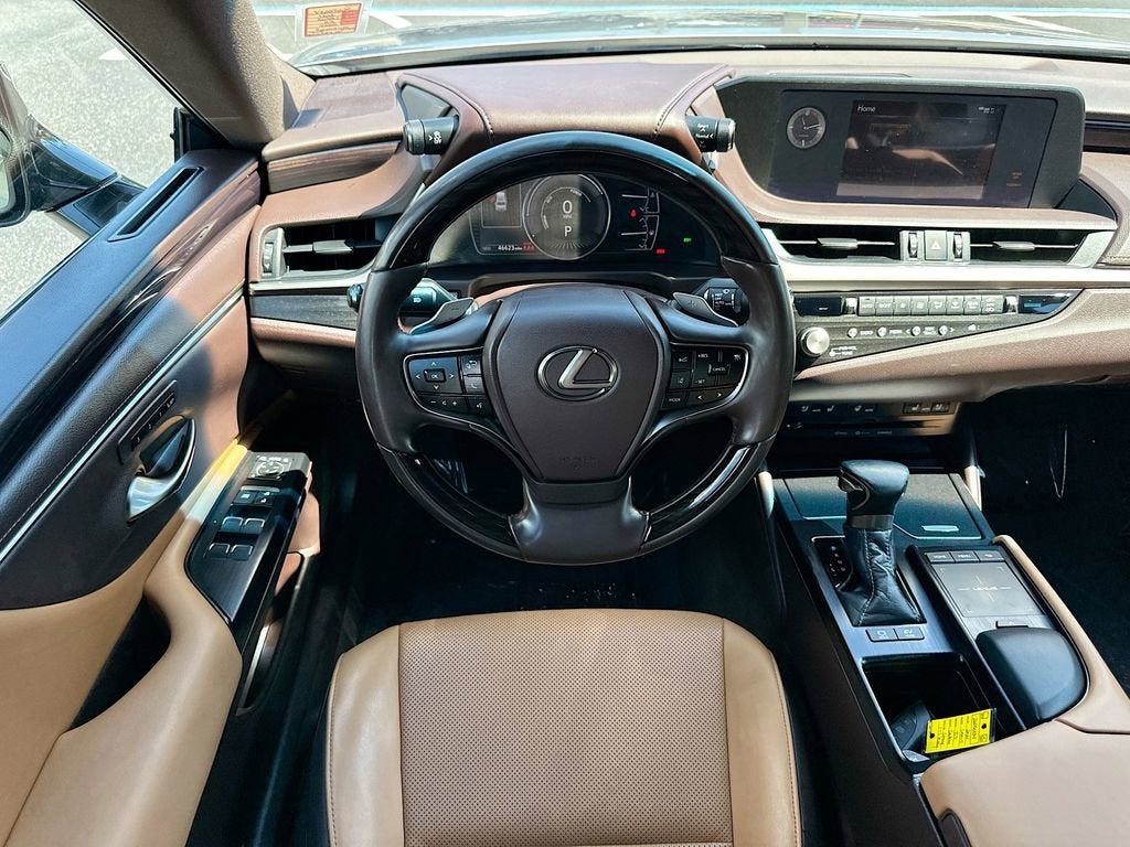 2021 Lexus ES 300h 