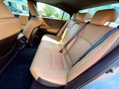 2021 Lexus ES 300h 