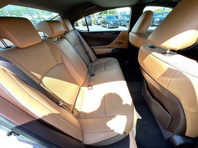 2021 Lexus ES 300h 