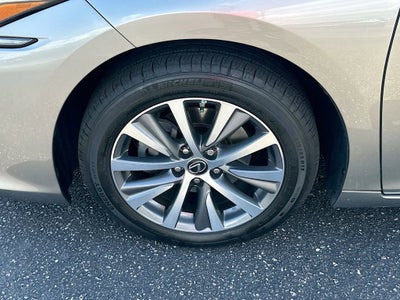 2021 Lexus ES 300h 