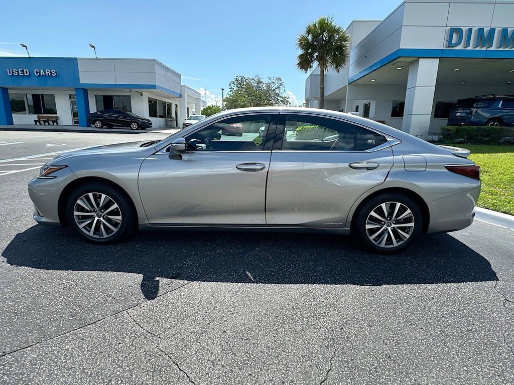2021 Lexus ES 300h 