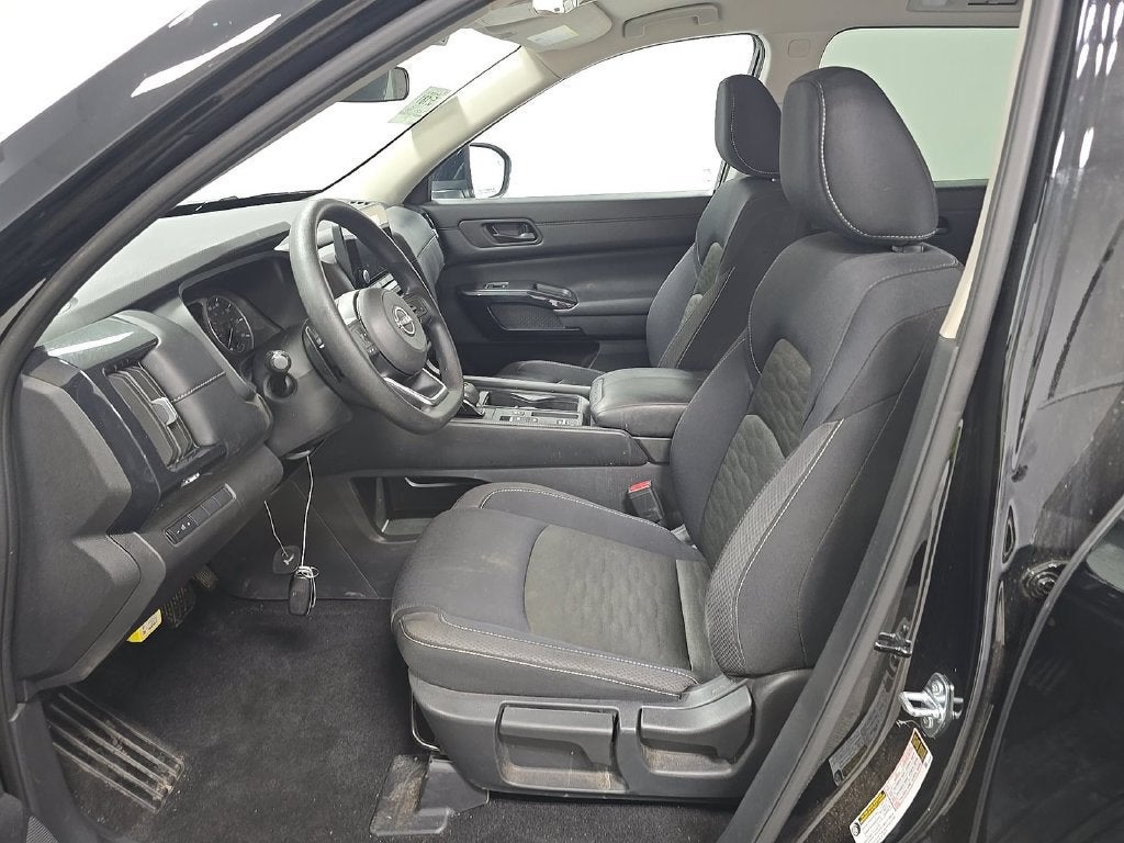 2025 Nissan Pathfinder S