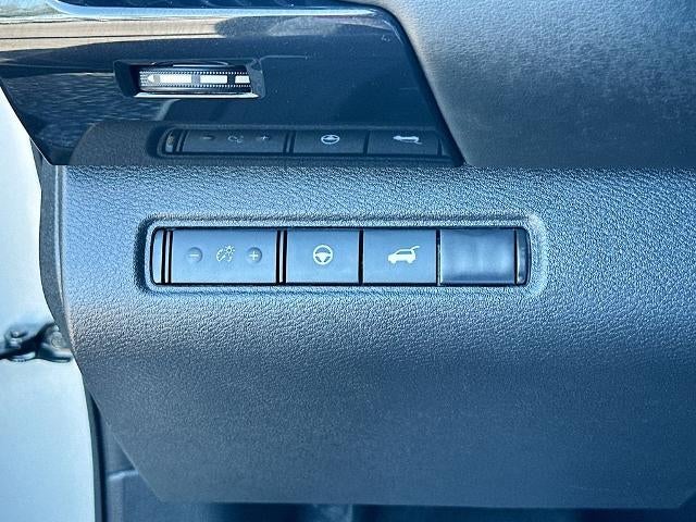 2025 Nissan Pathfinder SV FWD