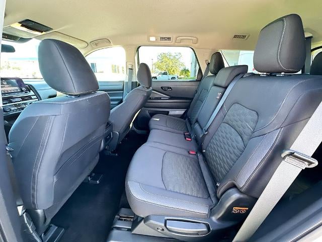 2025 Nissan Pathfinder SV FWD