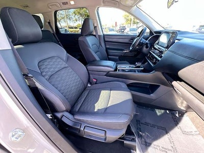 2025 Nissan Pathfinder SV FWD