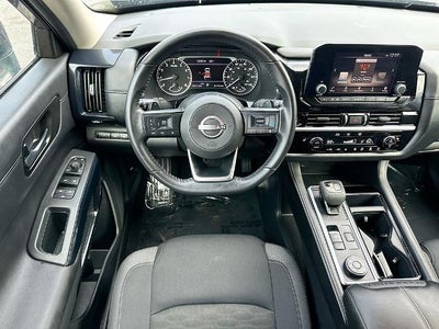 2025 Nissan Pathfinder SV 4WD