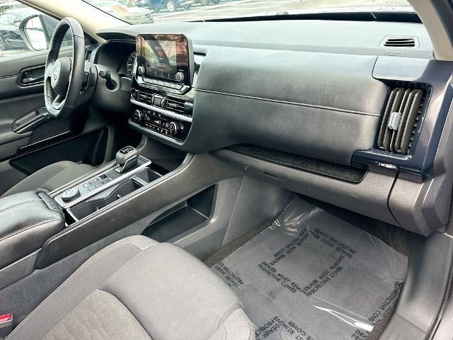 2025 Nissan Pathfinder SV 4WD