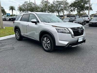 2023 Nissan Pathfinder SL