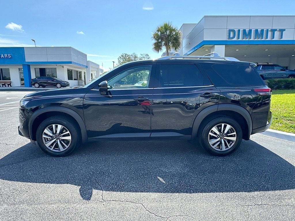 2025 Nissan Pathfinder SL