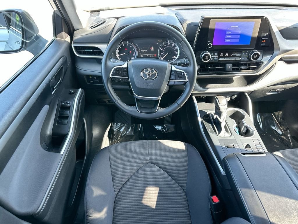 2025 Toyota Highlander LE