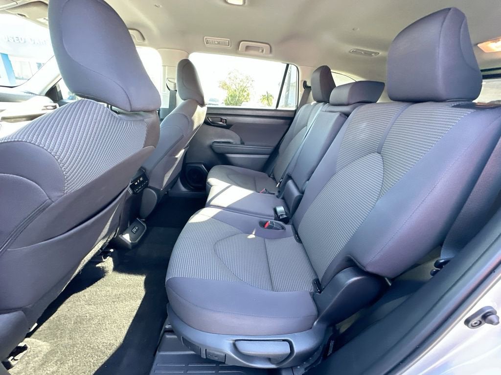2025 Toyota Highlander LE