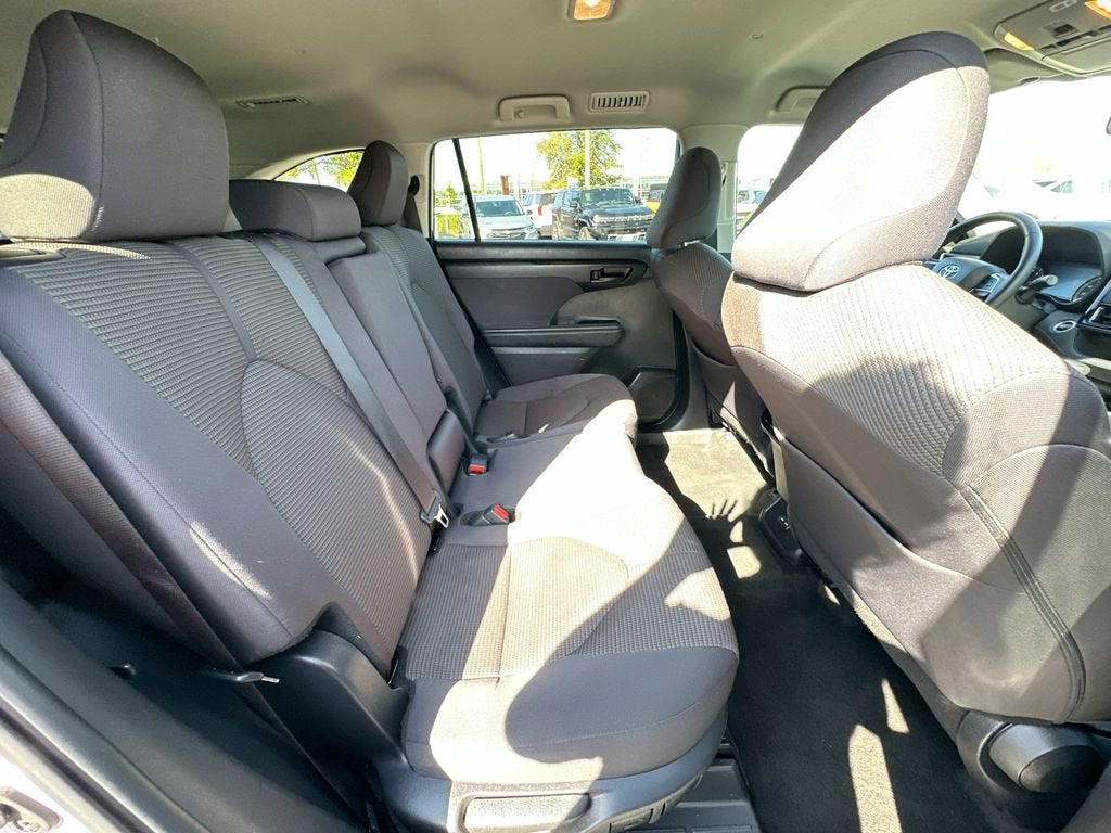 2025 Toyota Highlander LE