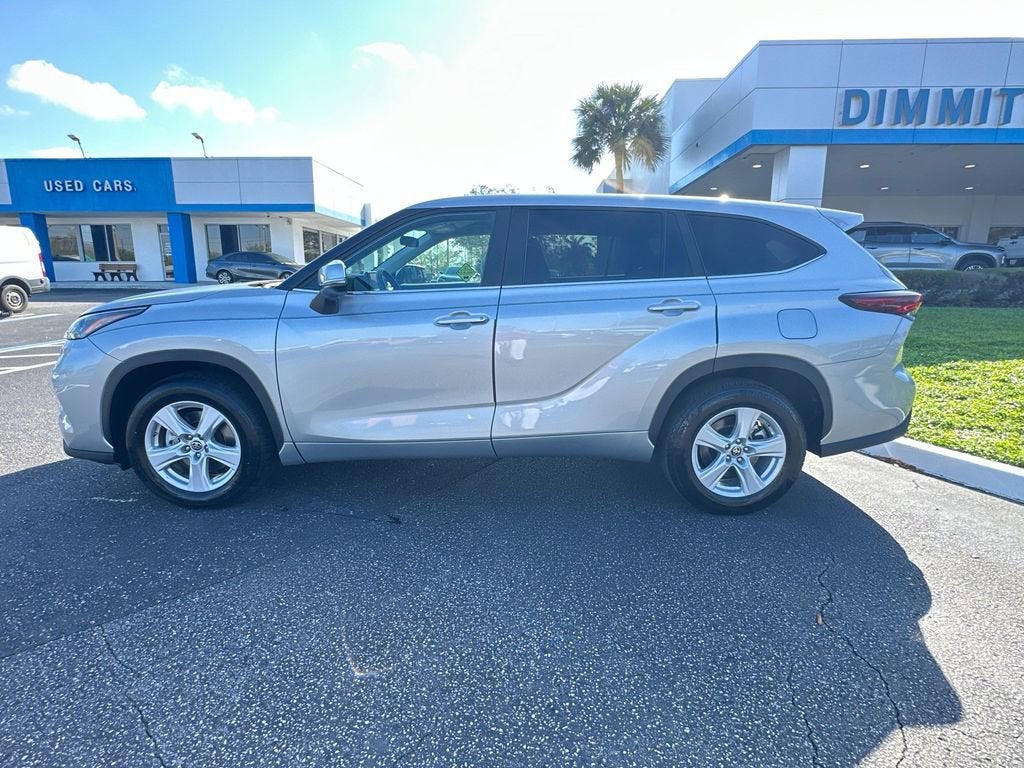 2025 Toyota Highlander LE