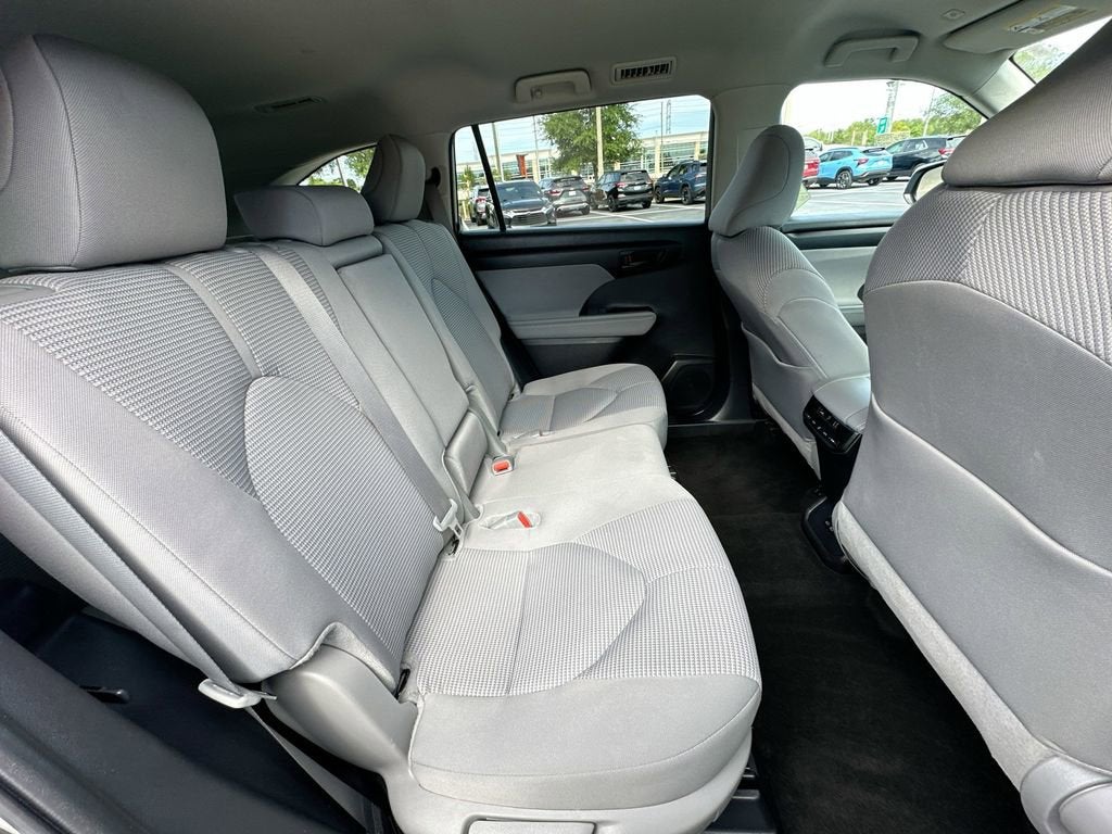 2024 Toyota Highlander LE