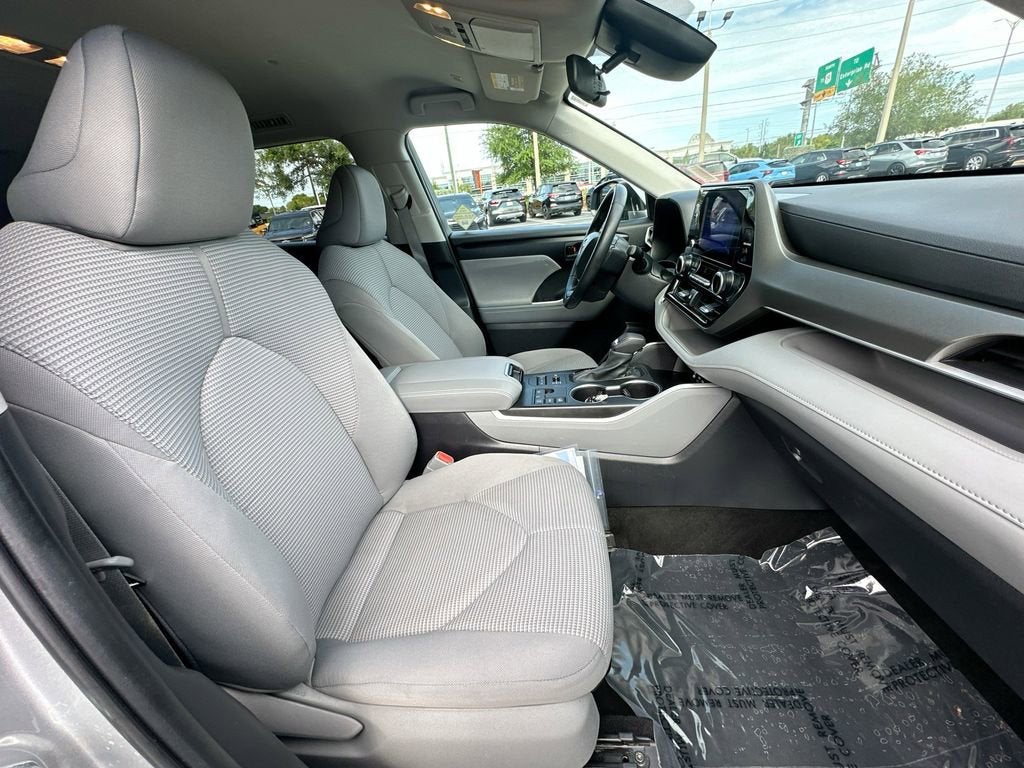 2024 Toyota Highlander LE