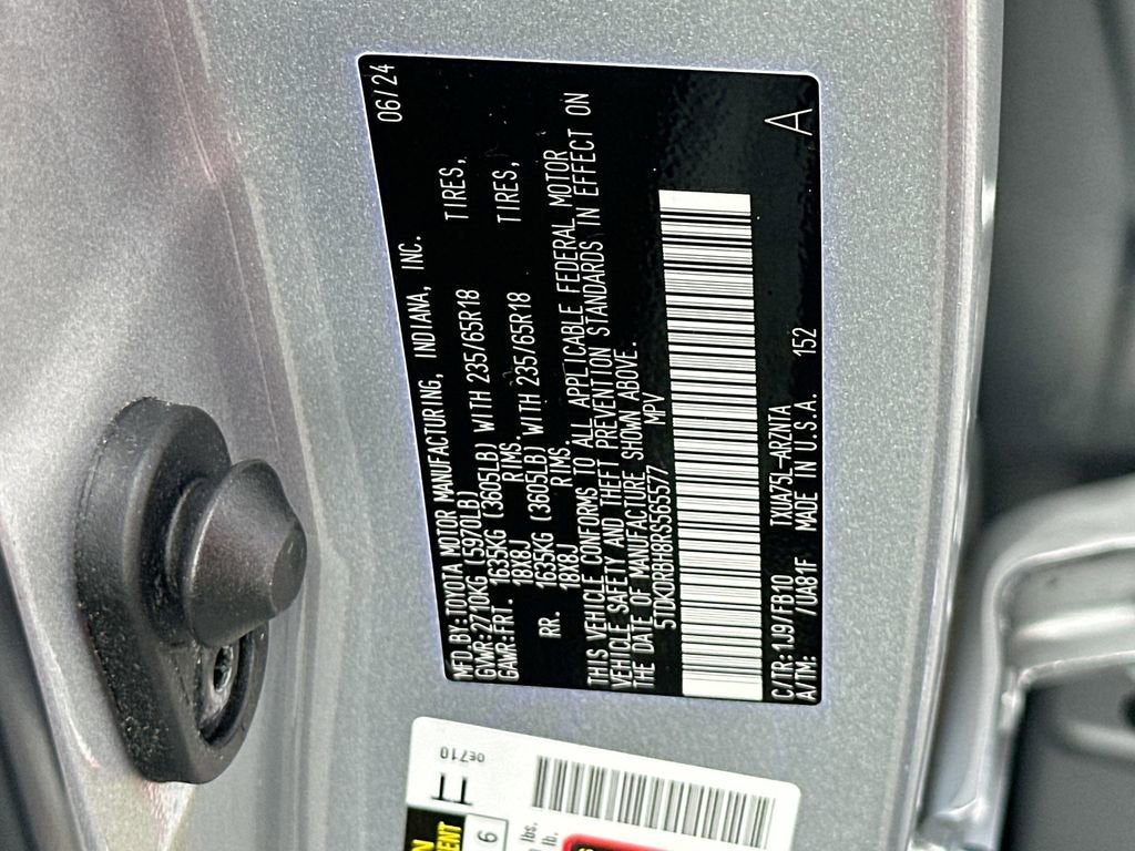 2024 Toyota Highlander LE
