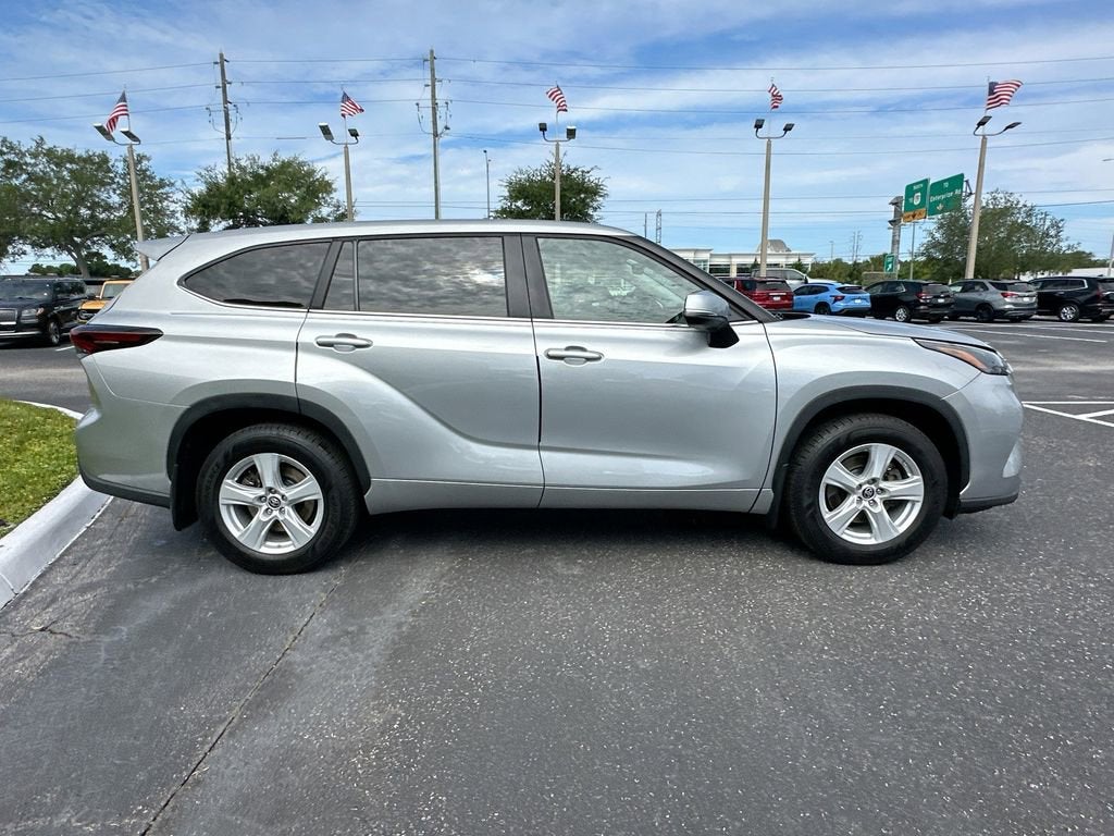 2024 Toyota Highlander LE