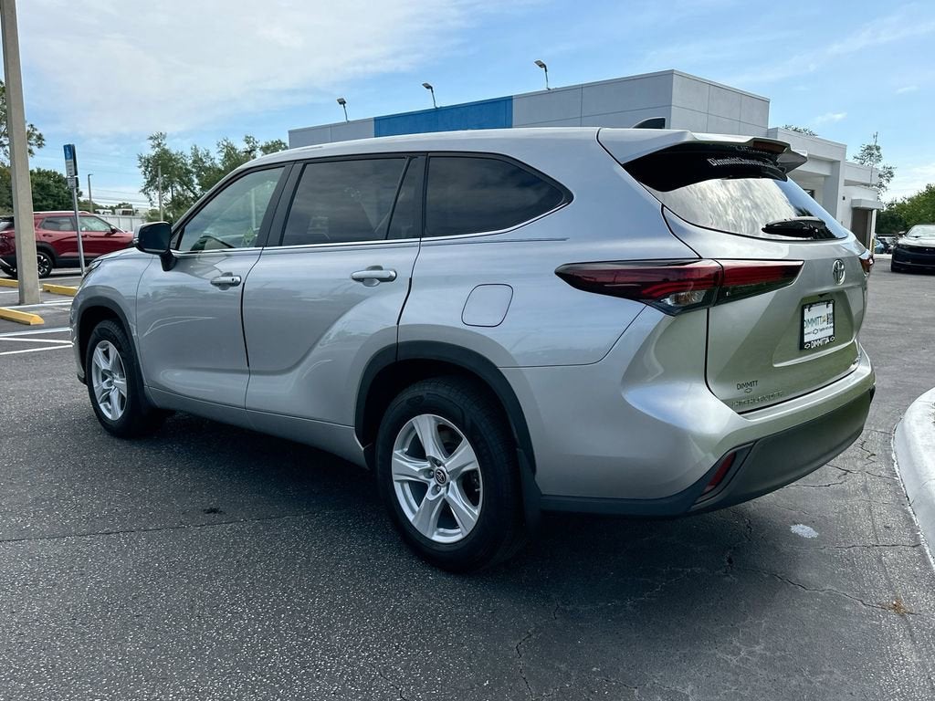 2024 Toyota Highlander LE