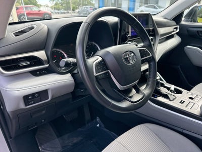 2024 Toyota Highlander LE