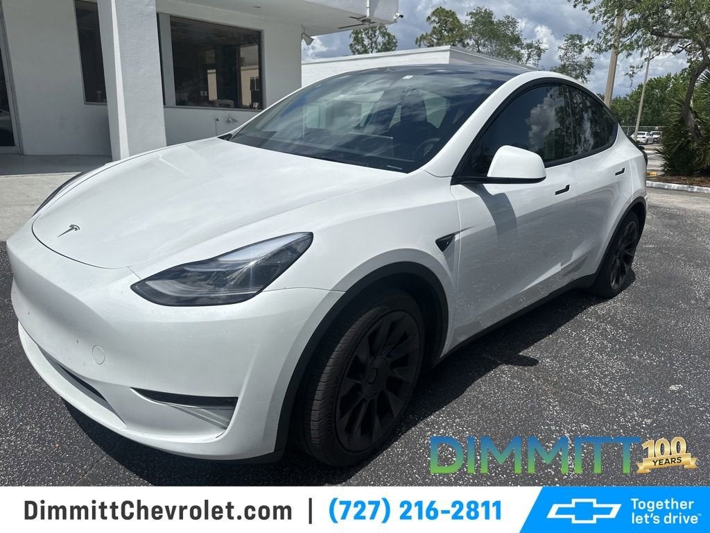 2024 Tesla Model Y Long Range Rear Wheel Drive's photo