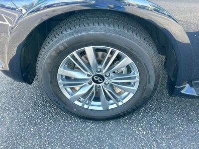 2024 INFINITI QX80 LUXE
