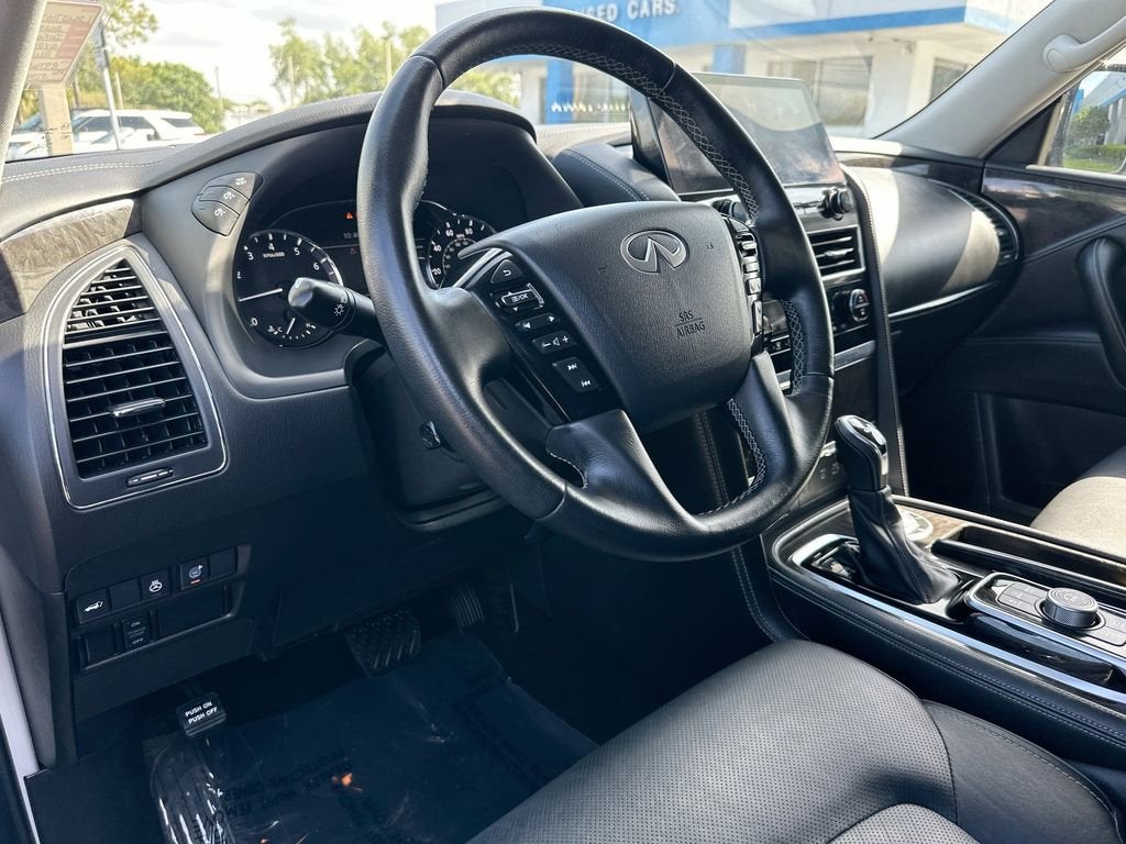 2024 INFINITI QX80 LUXE